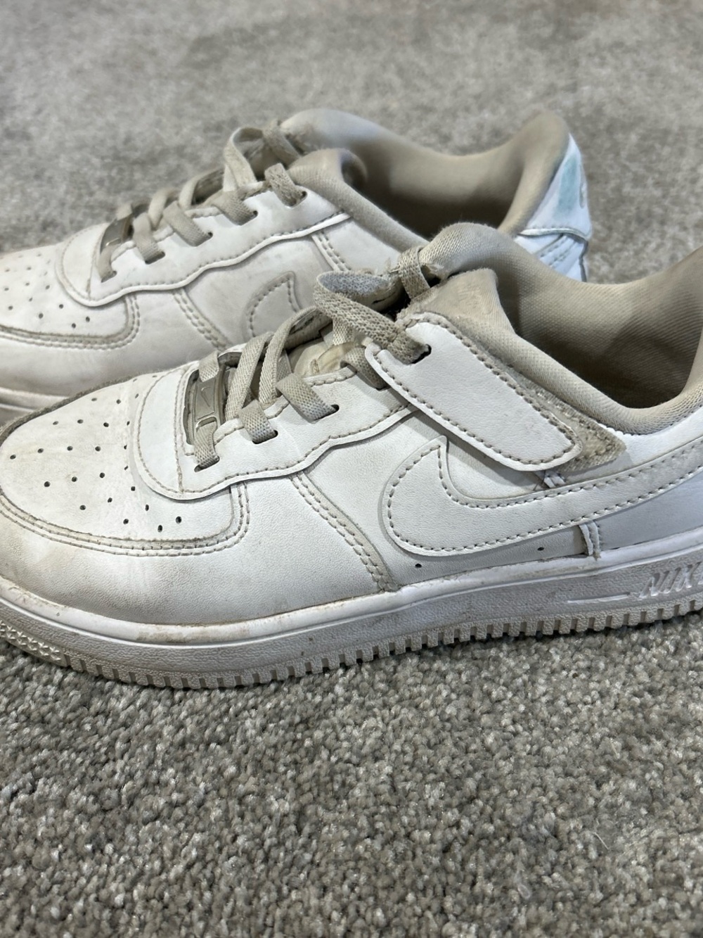 Kids White Nike Trainer Sneakers with Velcro Strap Size 2.5
